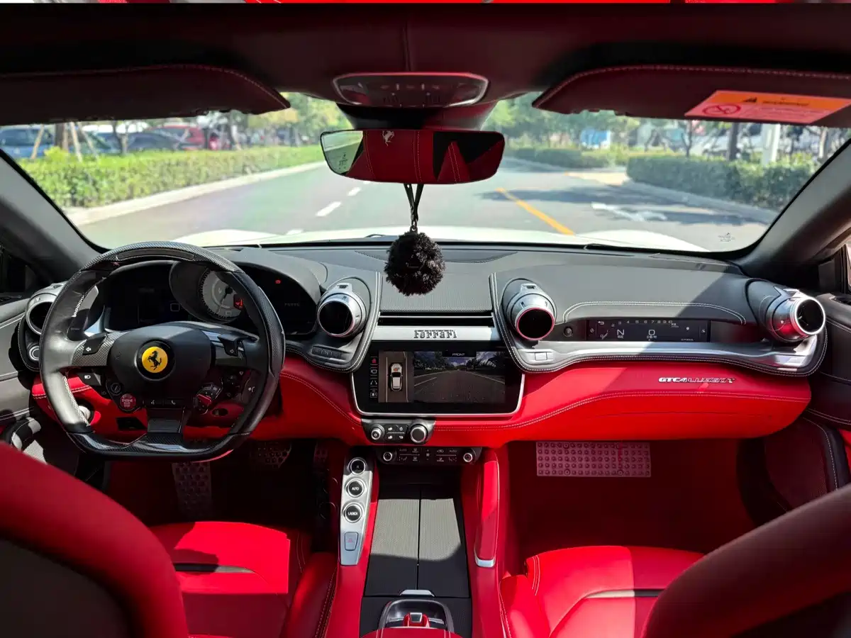 Ferrari GTC4Lusso 2019 2017 3.9T V8