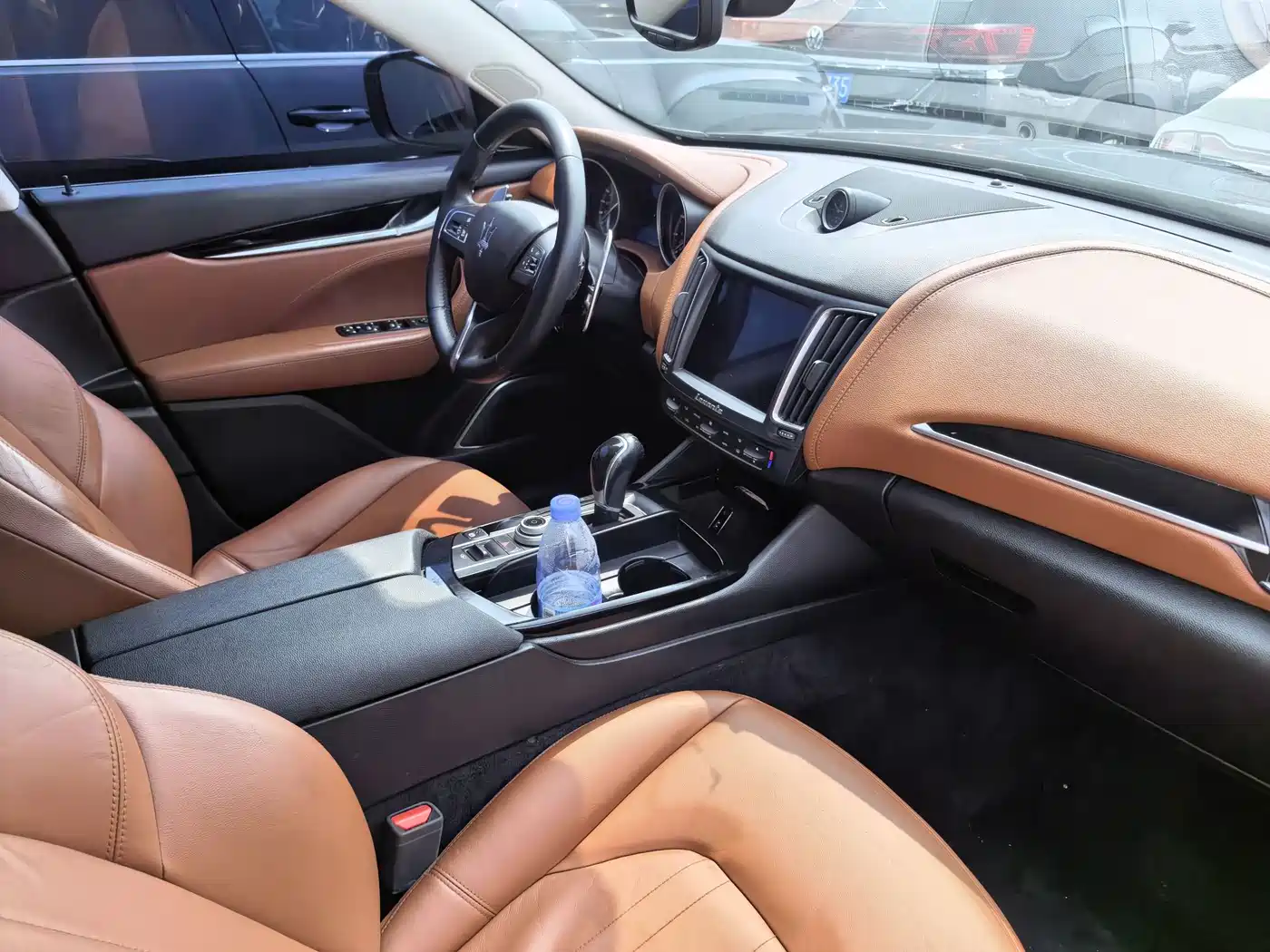 Photo 4 - Maserati Levante