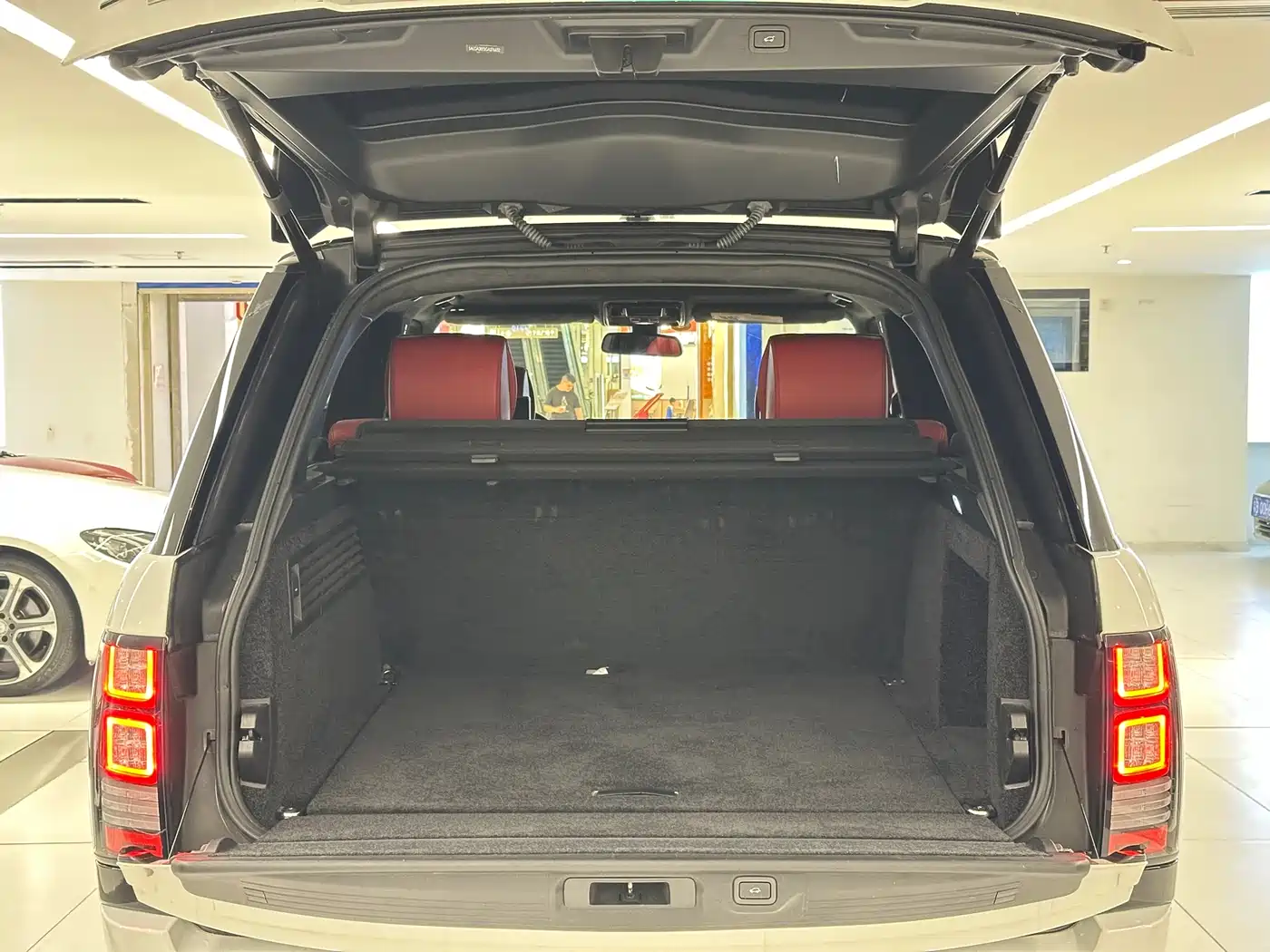 Land Rover Range Rover 2015 3.0 TDV6 Vogue фото 8