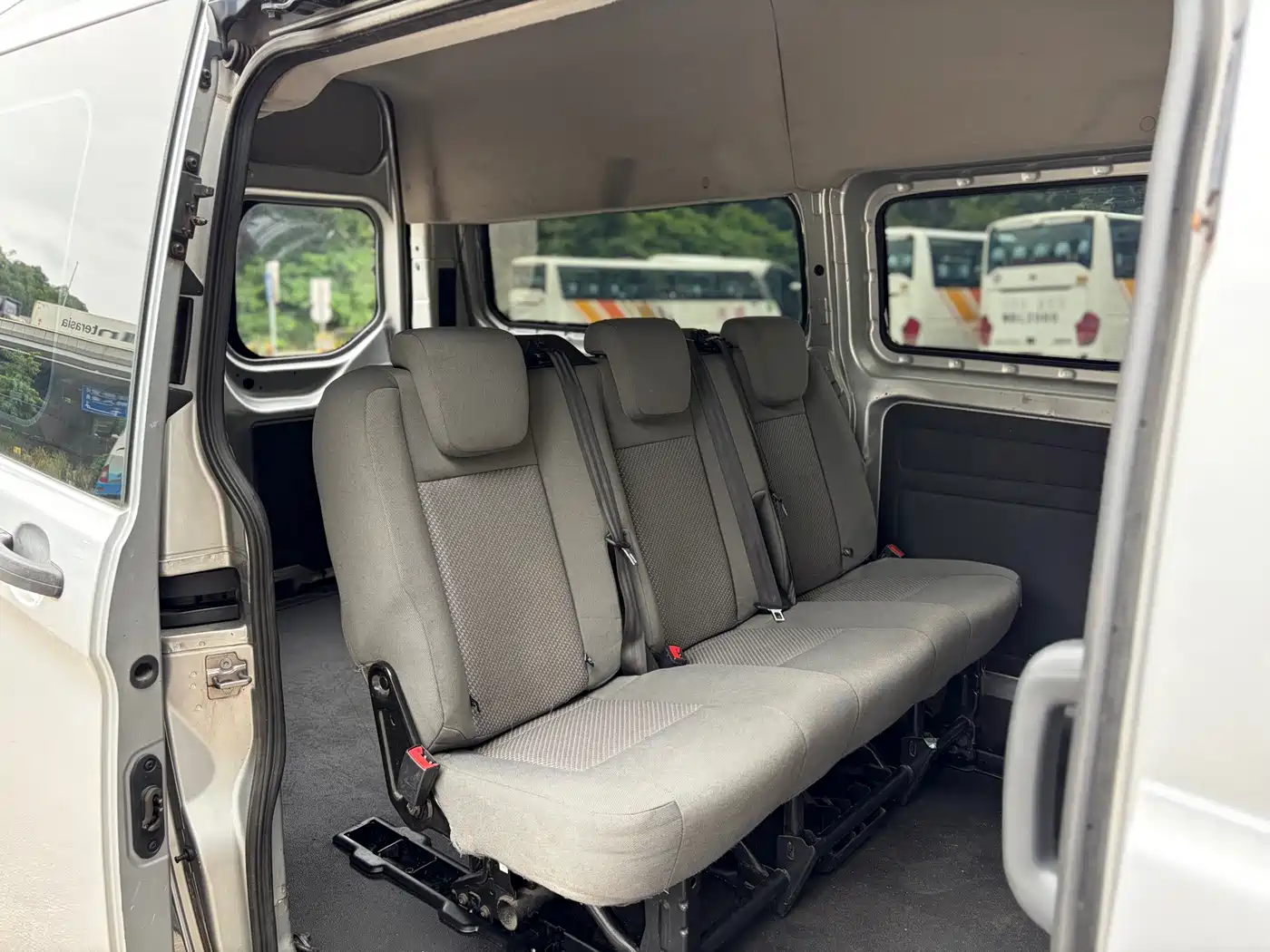 Ford Transit 2020 2019 2.0T Diesel Multi-Purpose Commercial Vehicle Medium Wheelbase Medium Roof 6-Seater China VI