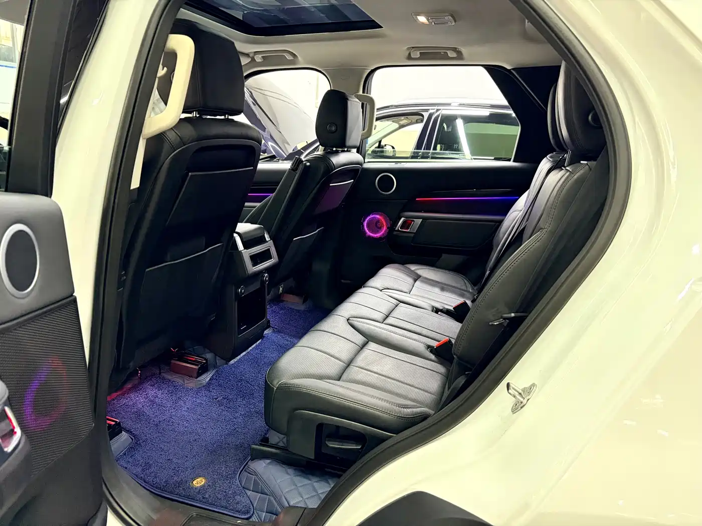 Land Rover Discovery 2018 2.0T SE фото 7