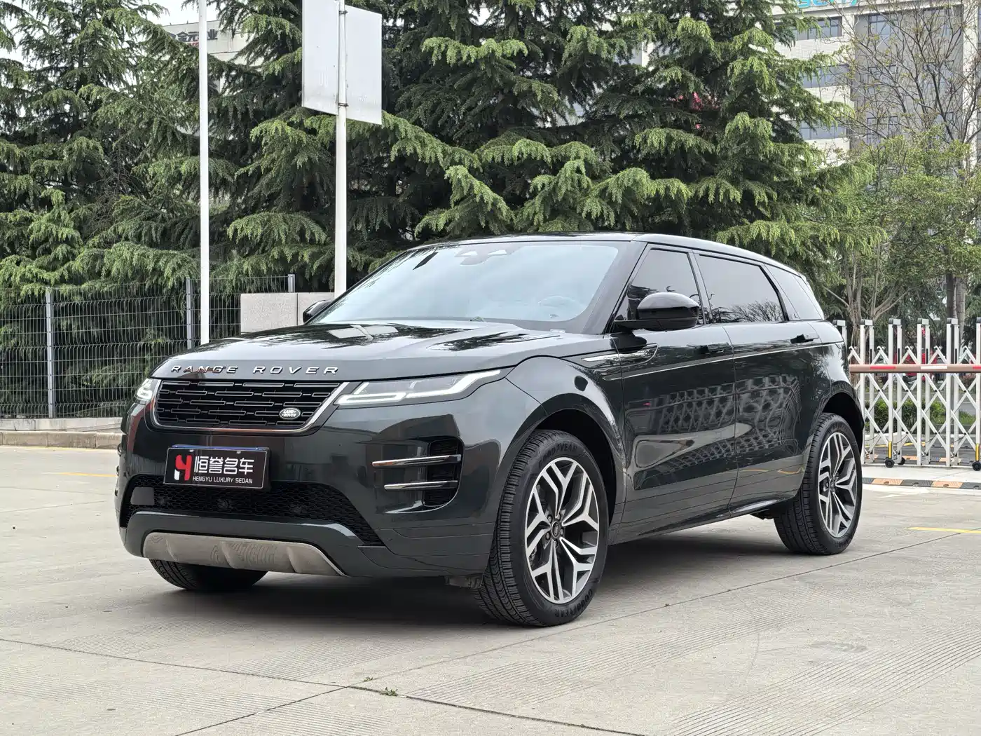 Land Rover Range Rover Evoque 2024 Range Rover Evoque L 249PS Light Master Edition