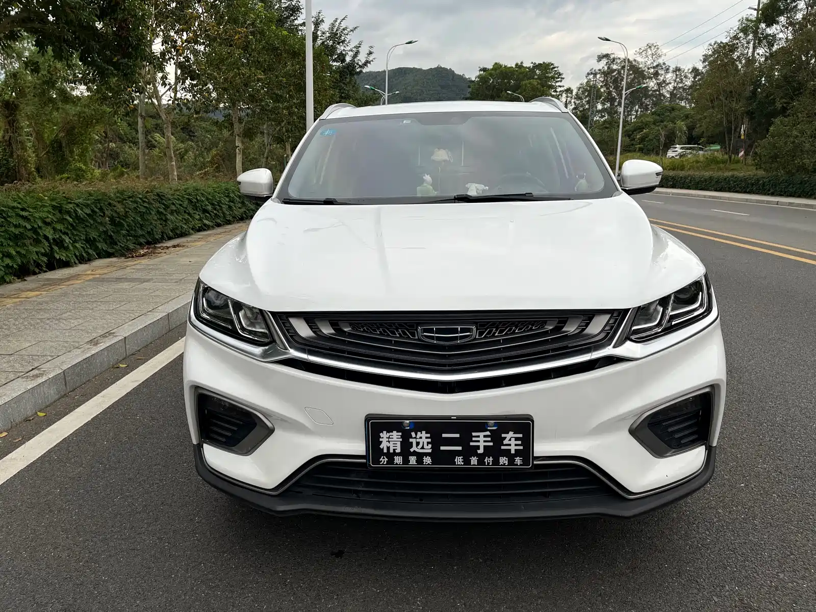 Фото 2 - Geely Coolray