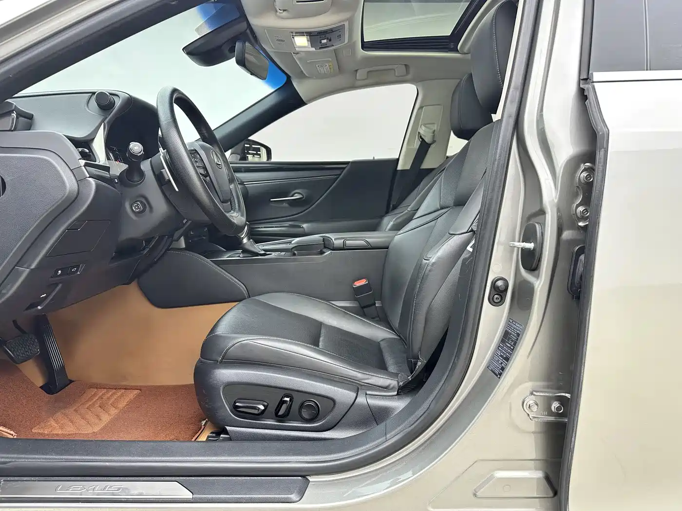 Lexus ES 2020 200 Excellence фото 13