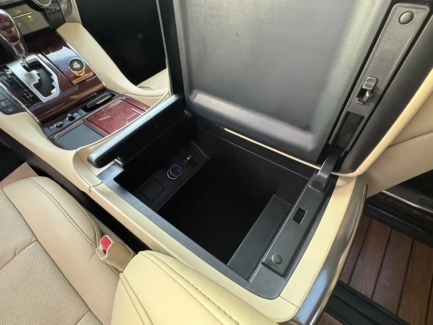 Toyota Alphard 2015 3.5L Luxury Edition фото 13