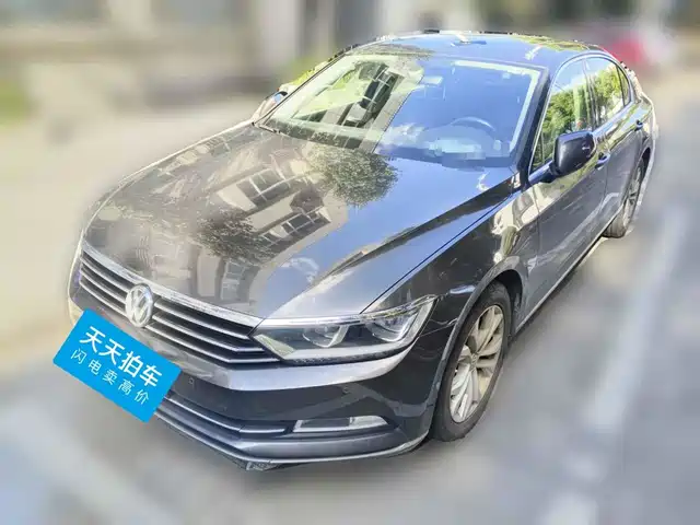 Volkswagen Magotan 2017 330TSI DSG Luxury — фото 1