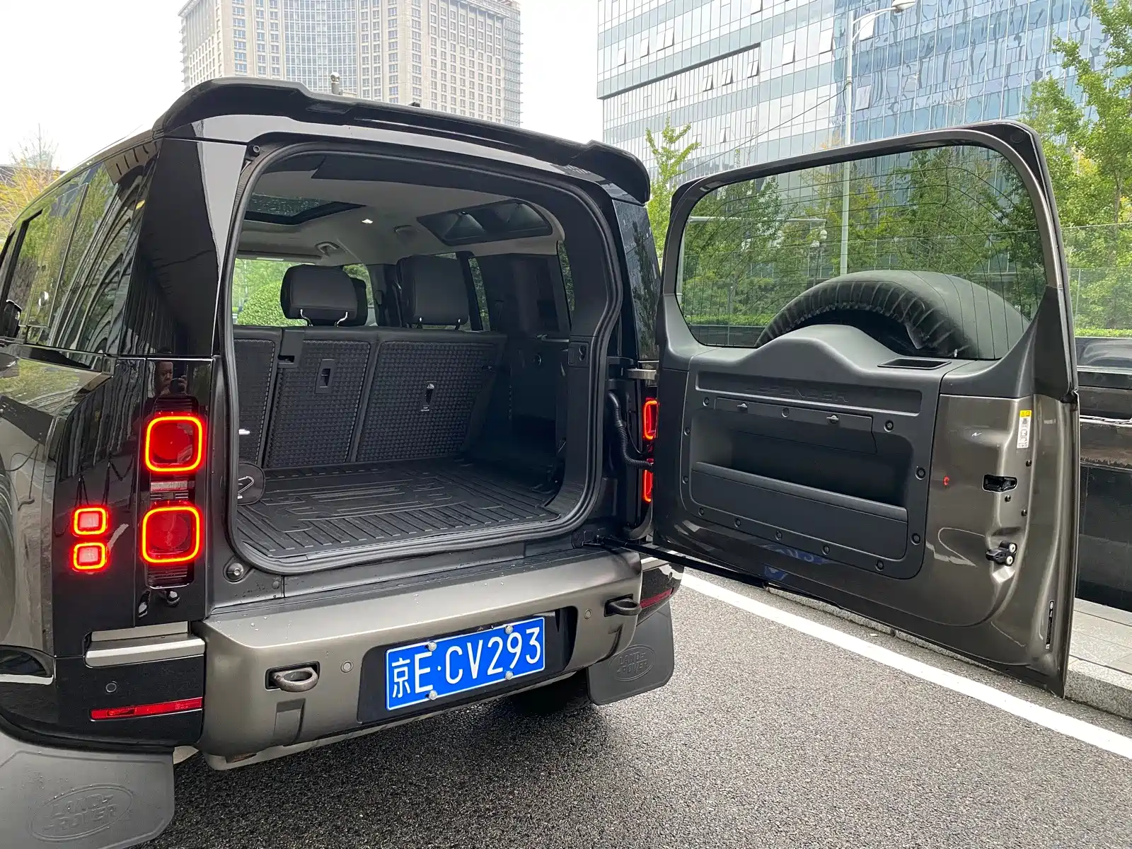 صورة 29 - Land Rover Defender