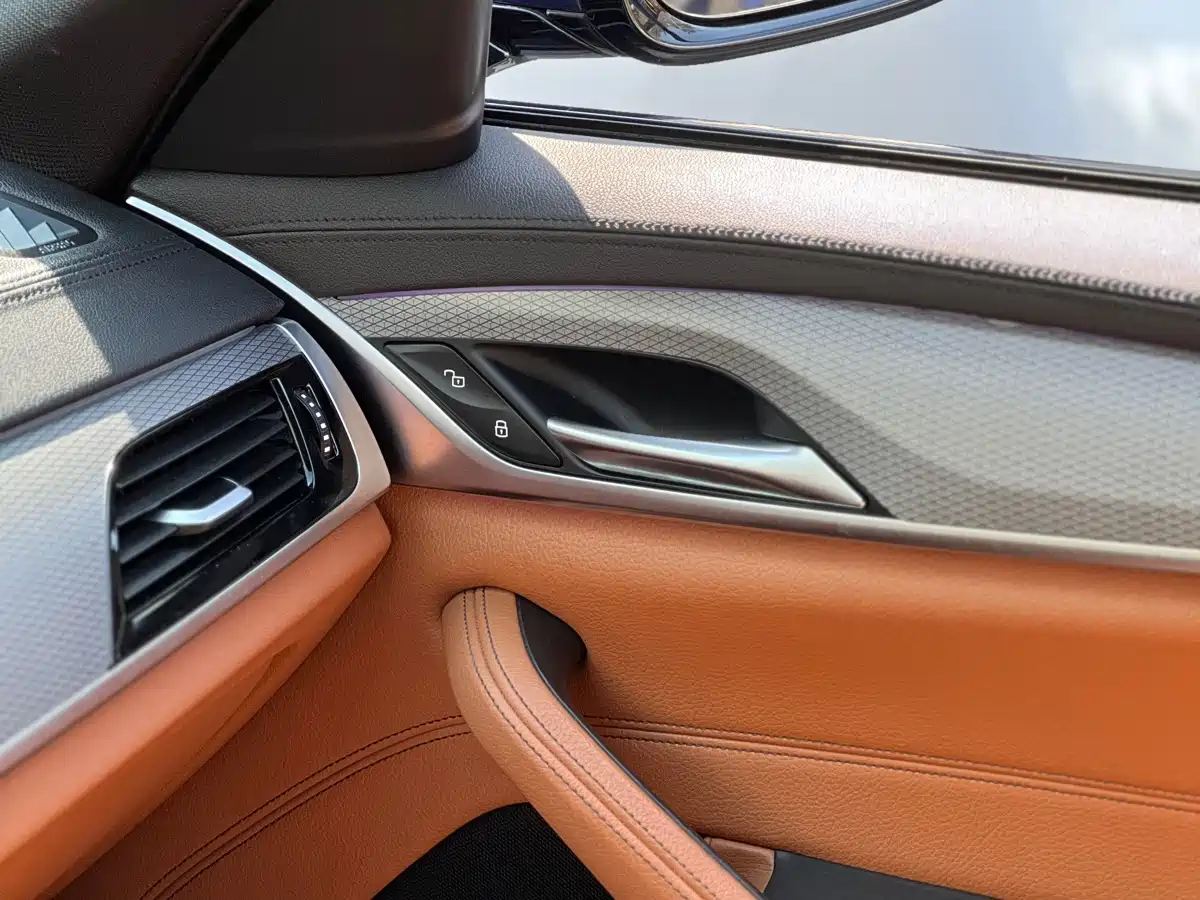 BMW 5 Series (Import) 2018 525i M Sport Package фото 22