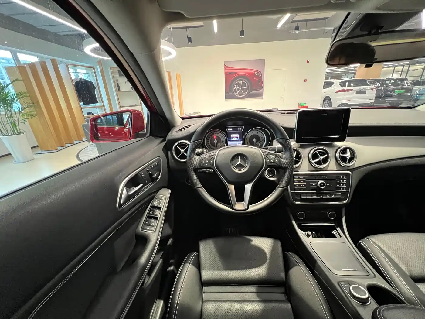 Mercedes-Benz GLA 2016 GLA 200 Dynamic фото 12