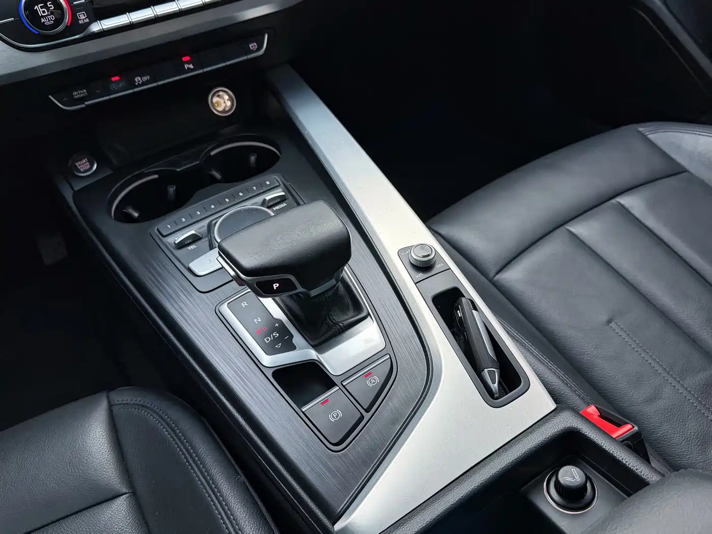 صورة 15 - Audi A4L