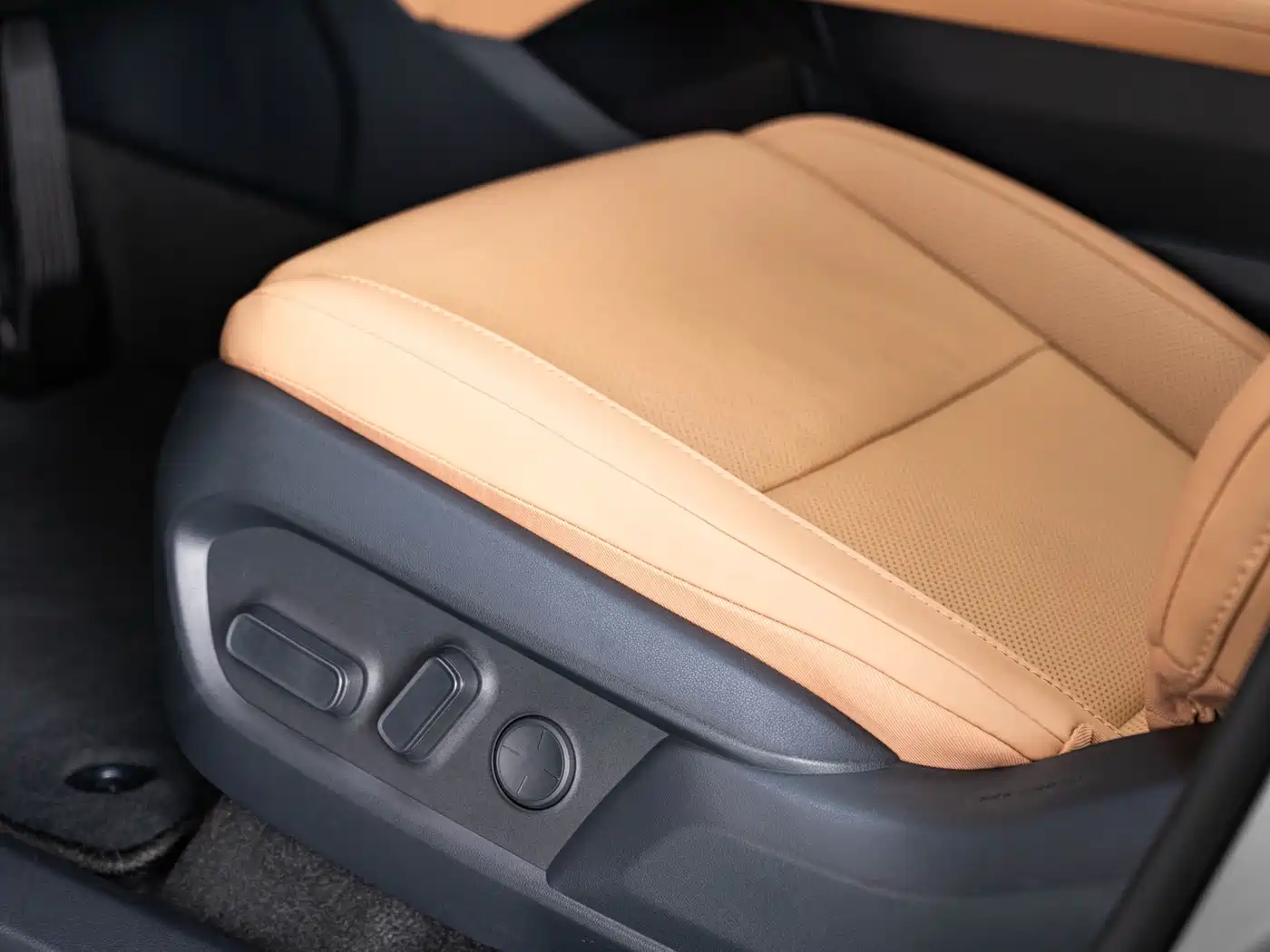 Lexus ES 2026 2025 Model 300h Base Version