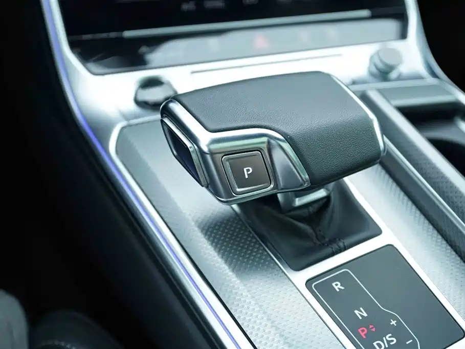 Audi A6L 2023 45 TFSI Premium Selection Dynamic фото 9