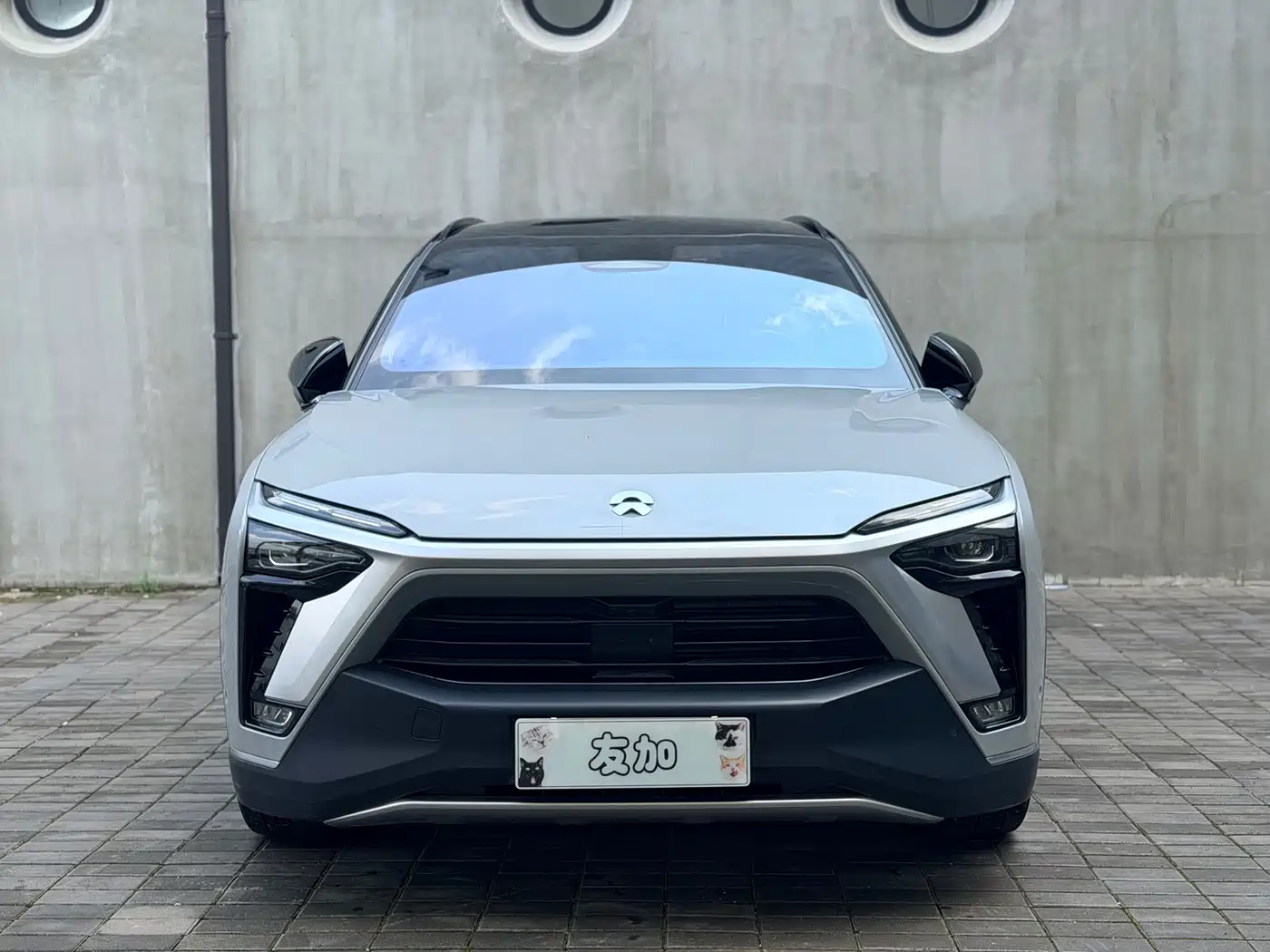 Фото 2 - NIO ES8