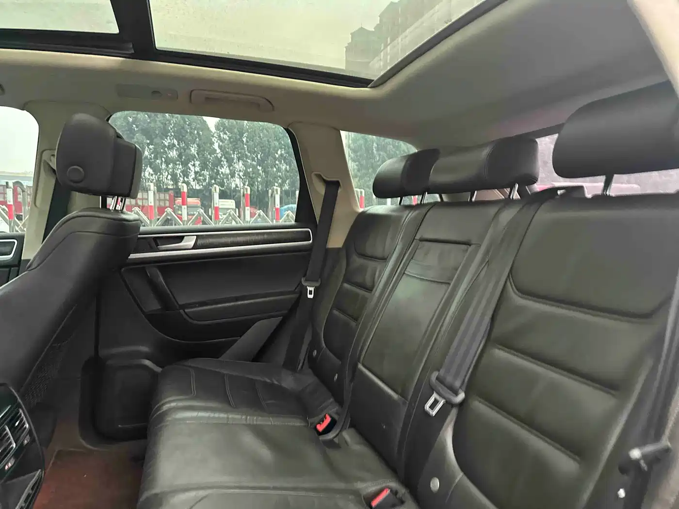 Volkswagen Touareg 2012 R-Line High Spec фото 17