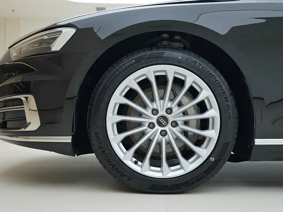 Audi A8 2021 A8L 50 TFSI quattro Comfort фото 16