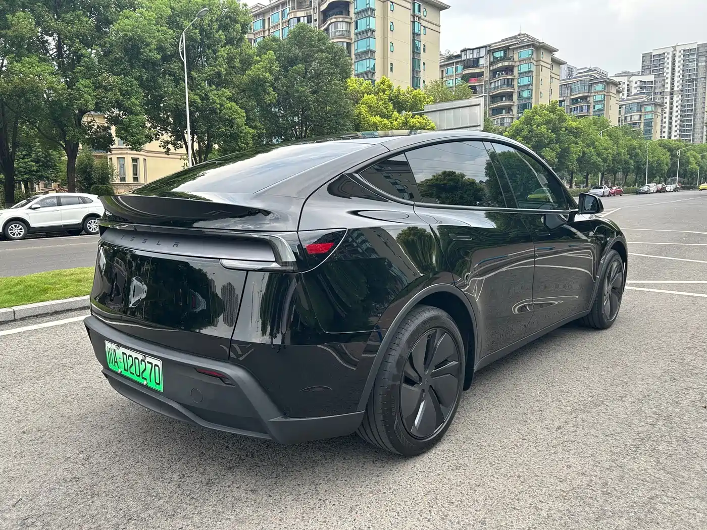 Tesla Model Y 2026 2025 Rear-Wheel Drive