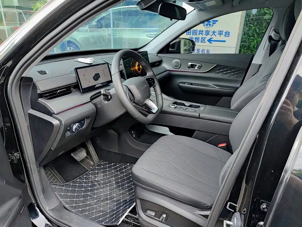 Chery Tiggo 8 PLUS 2025 2025 Model 290TGDI DCT Luxury 7-Seater