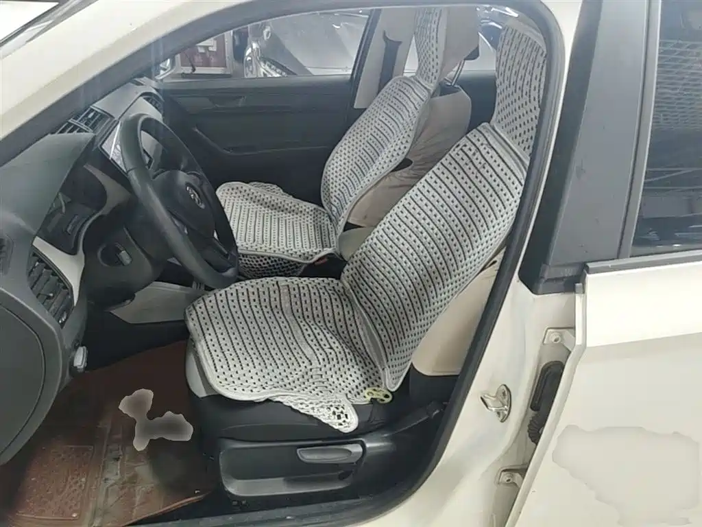 Škoda Fabia 2017 1.4L Auto Car Enjoy Edition фото 15