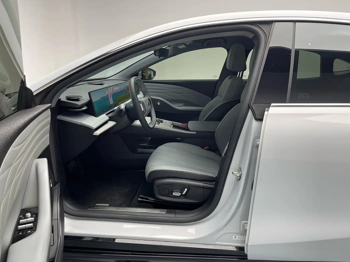 GEELY GALAXY GALAXY E8