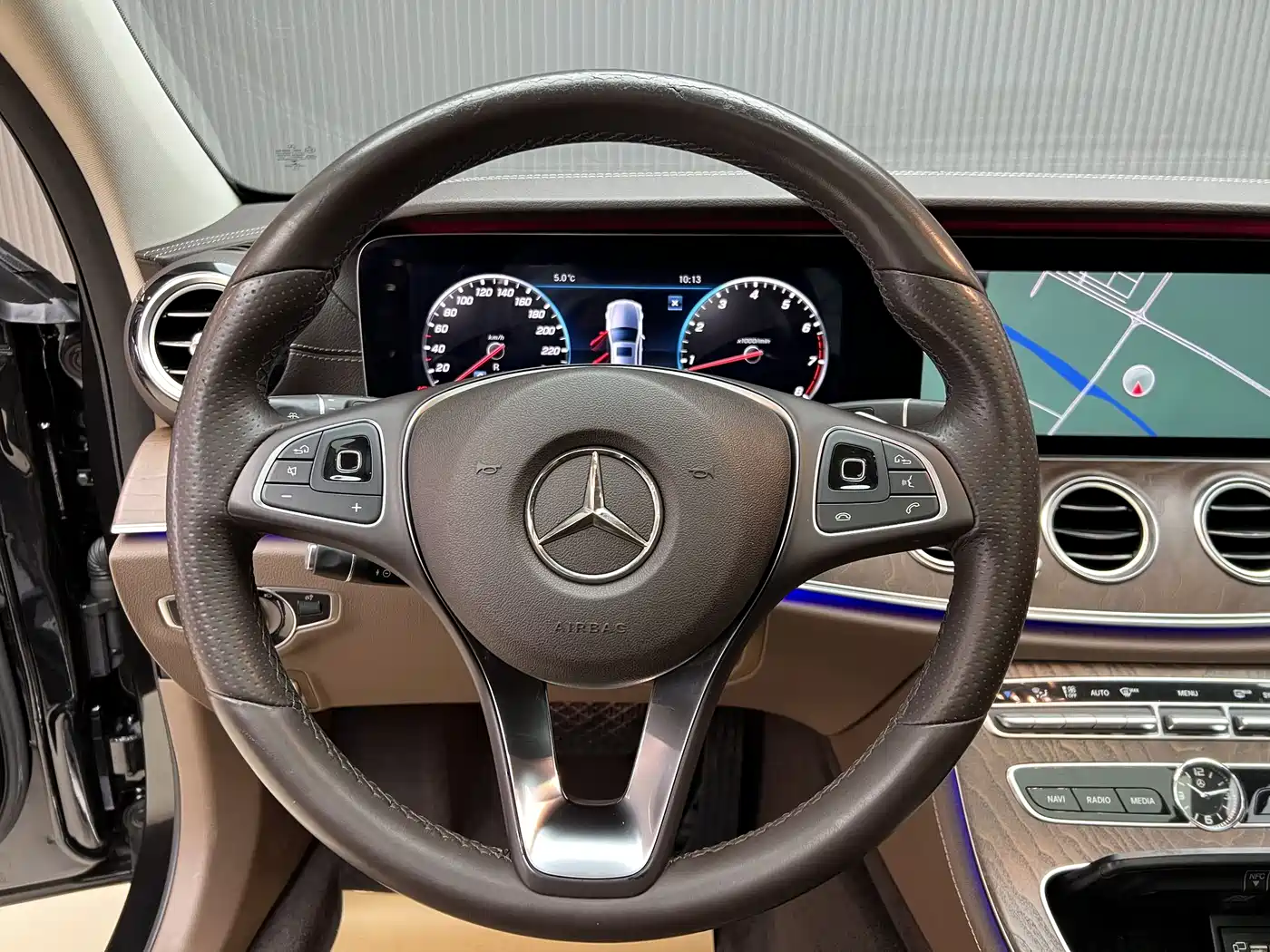 Mercedes-Benz E-Class 2019 E 300 L Luxury фото 4