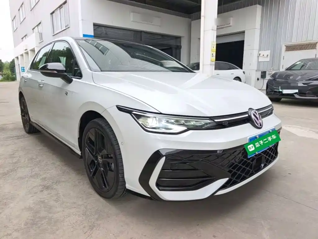 Volkswagen Golf 2024 2025 300TSI R-Line
