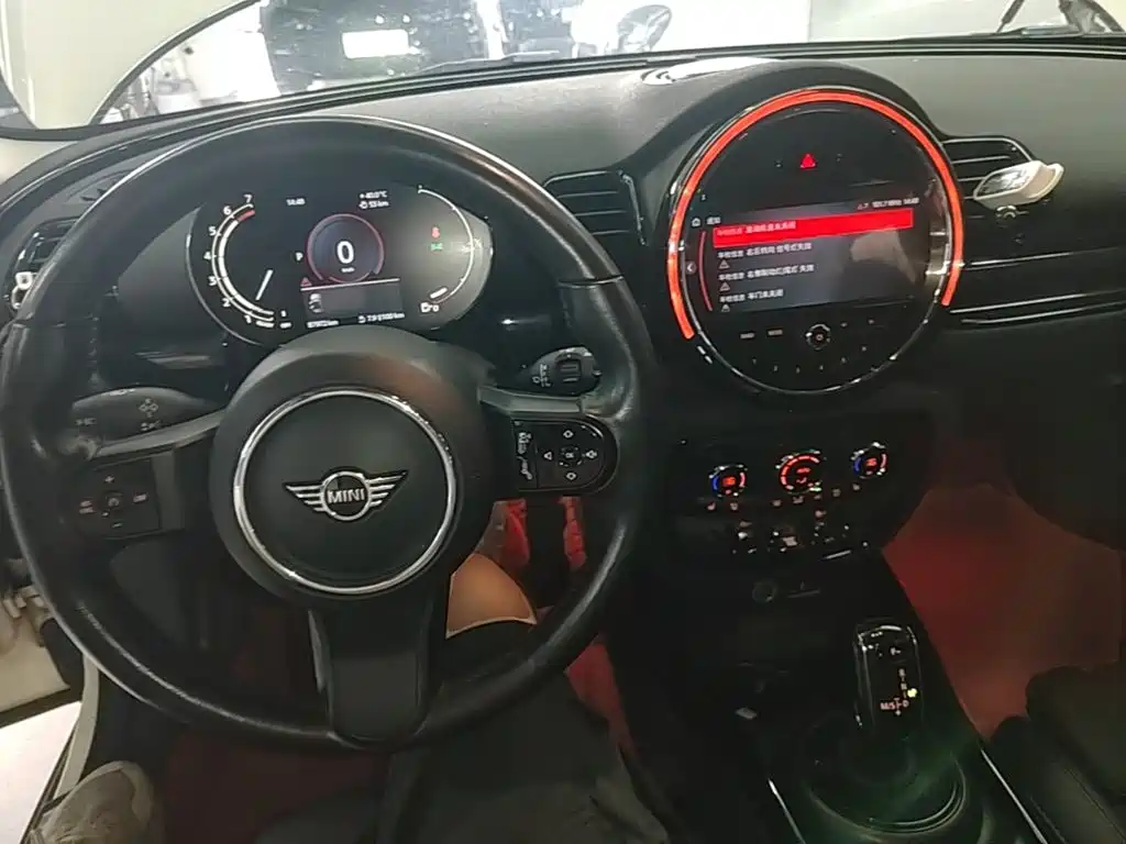Фото 10 - MINI CLUBMAN