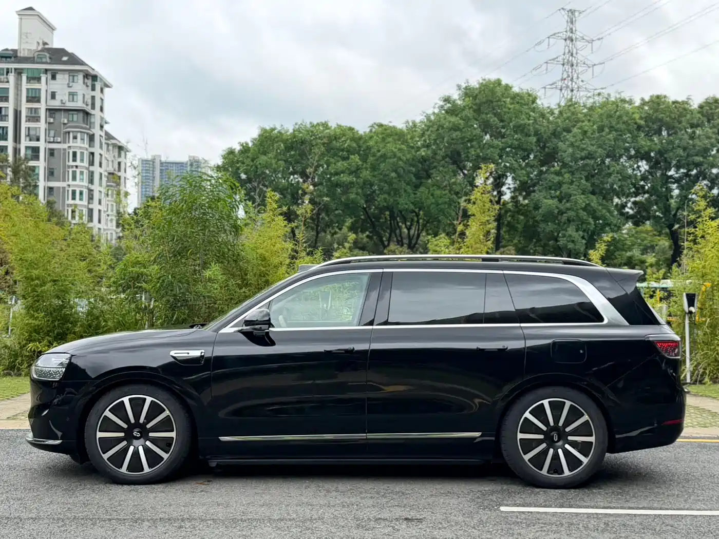 AITO Wenjie AITO M9 2025 Extended Range Ultra 52kWh 6-Seater фото 18