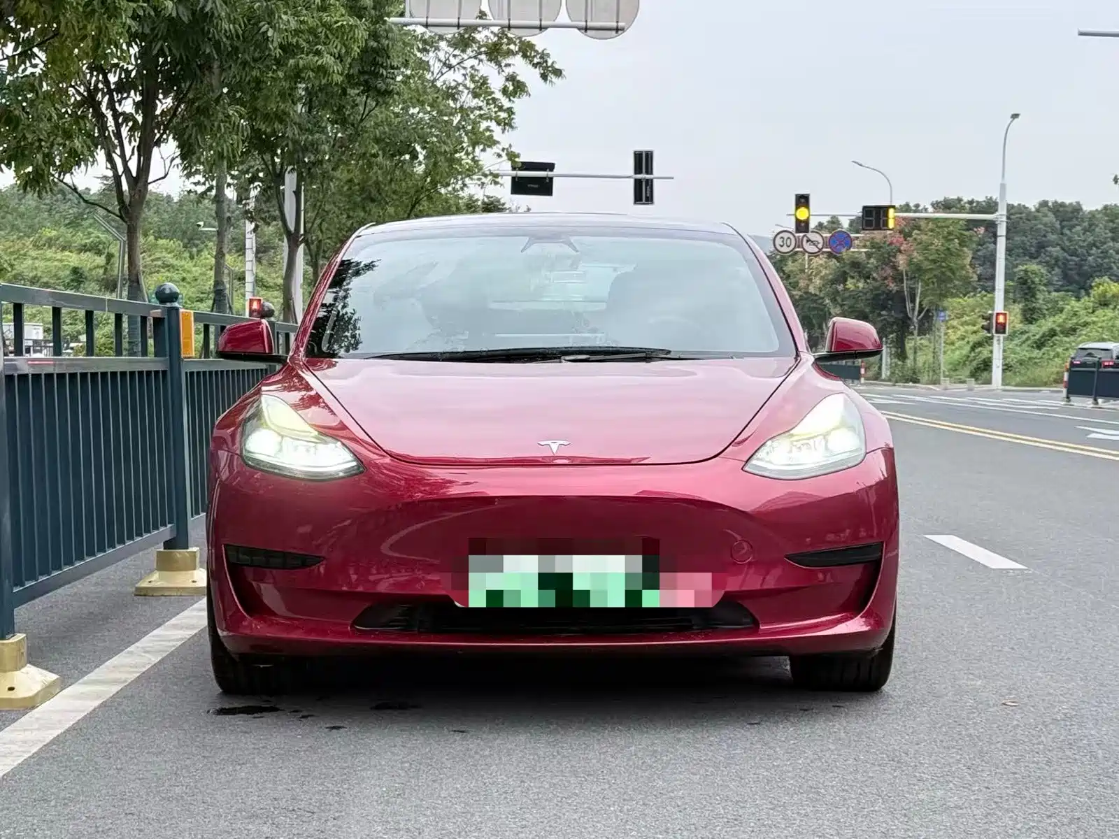 Фото 2 - Tesla Model 3