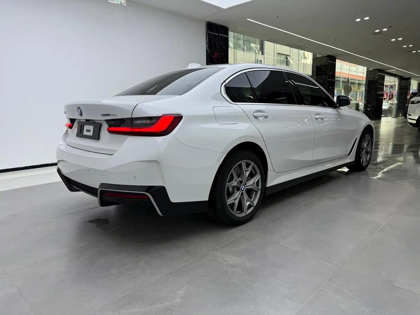 BMW i3 2025 eDrive 35 L фото 3