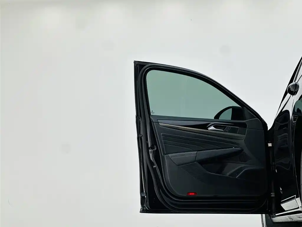 Volkswagen Passat 2019 Model 280TSI Business Edition China VI фото 12
