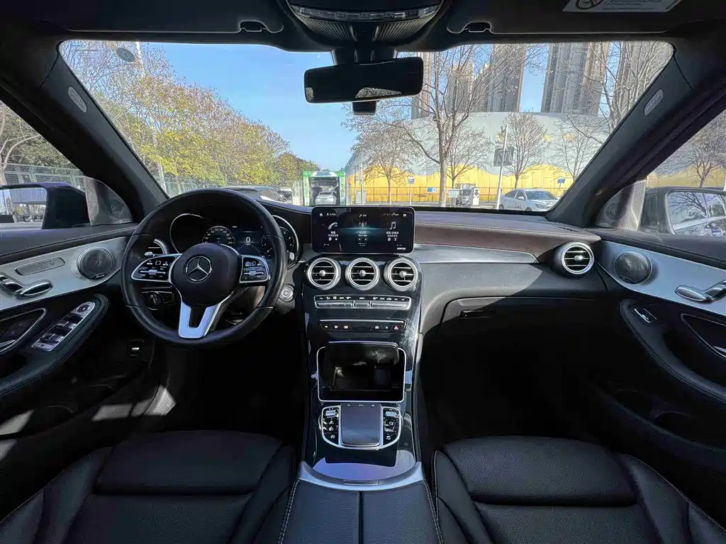 Mercedes-Benz GLC 2020 Facelift GLC 260 L 4MATIC Dynamic фото 17