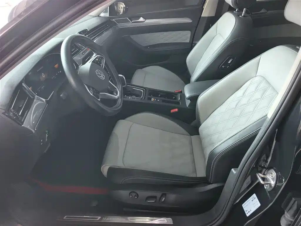 Volkswagen Magotan 2023 2 Million Units Anniversary Edition 330TSI DSG Leading Type фото 11