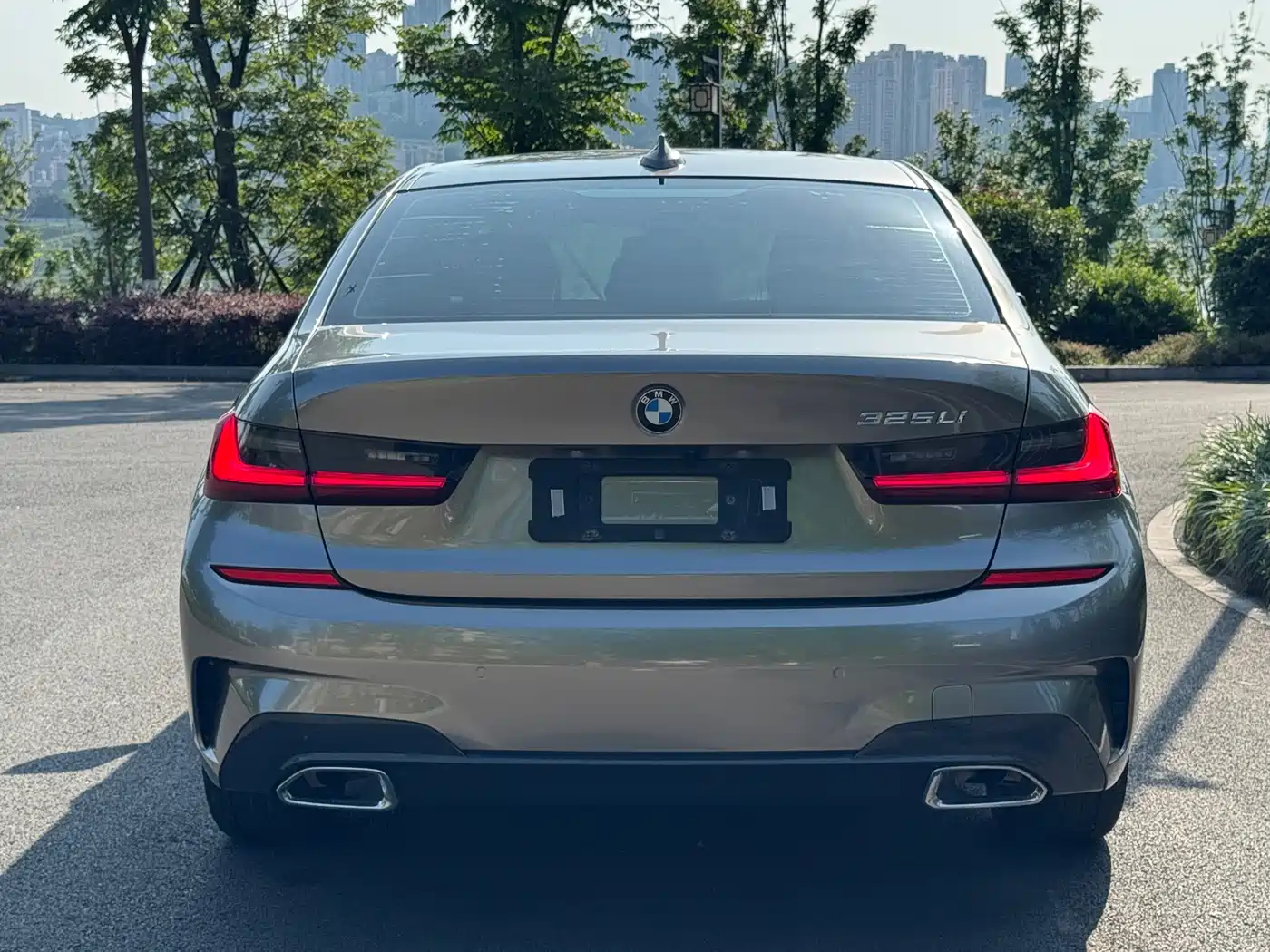 BMW 3 Series 2022 325Li M Sport Package фото 8