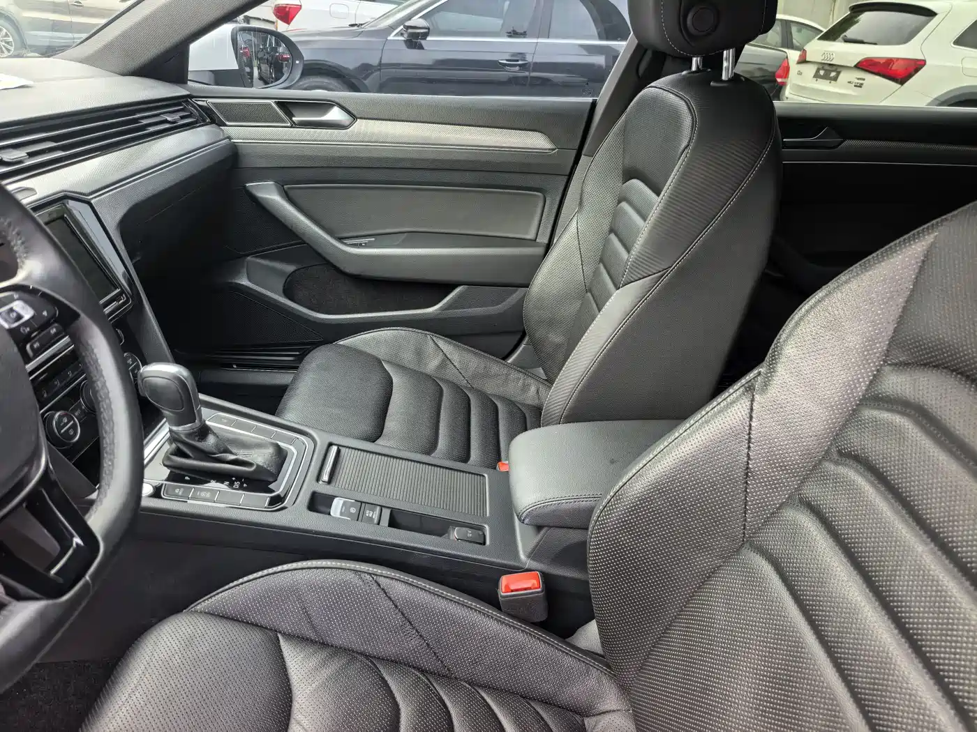 Volkswagen FAW-Volkswagen CC 2019 330TSI Charm Edition China VI фото 21