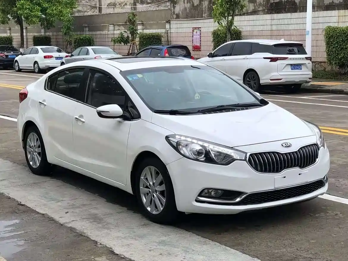 Kia K3 2015 1.6L Automatic GLS фото 3