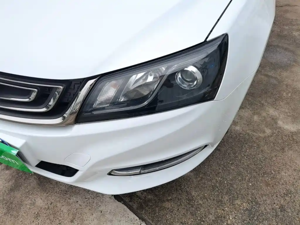 Фото 24 - Geely Emgrand
