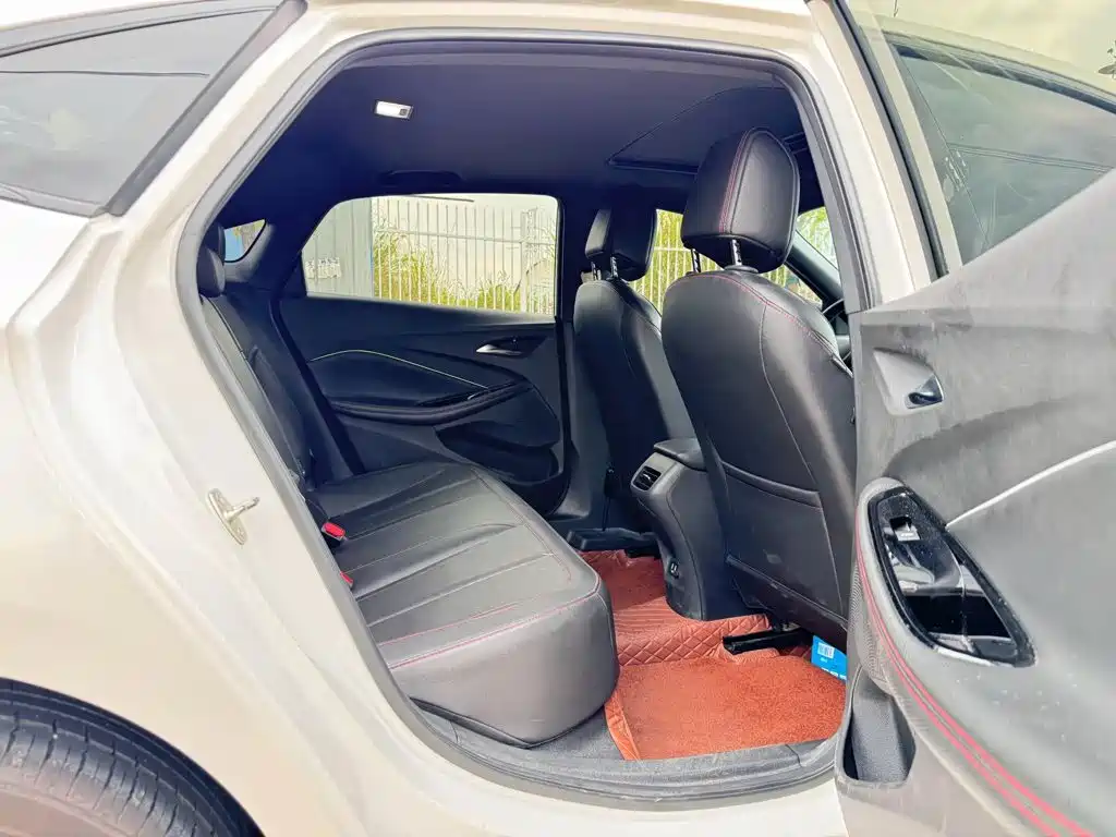 Photo 8 - Buick Verano