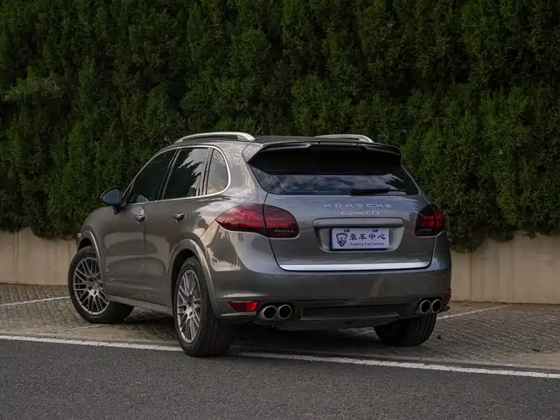 Фото 5 - Porsche Cayenne