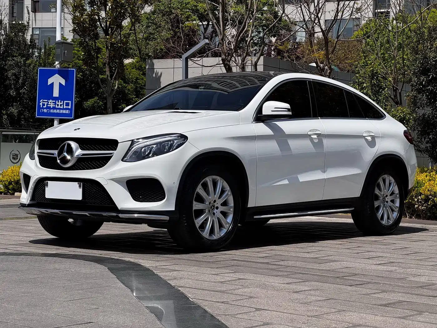 Mercedes-Benz GLE Coupe 2017 GLE 320 4MATIC Coupe SUV