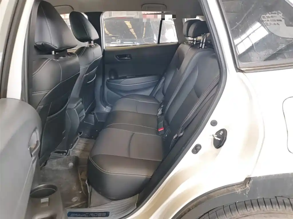 Toyota Corolla Cross 2023 2.0L Pioneer Edition фото 13