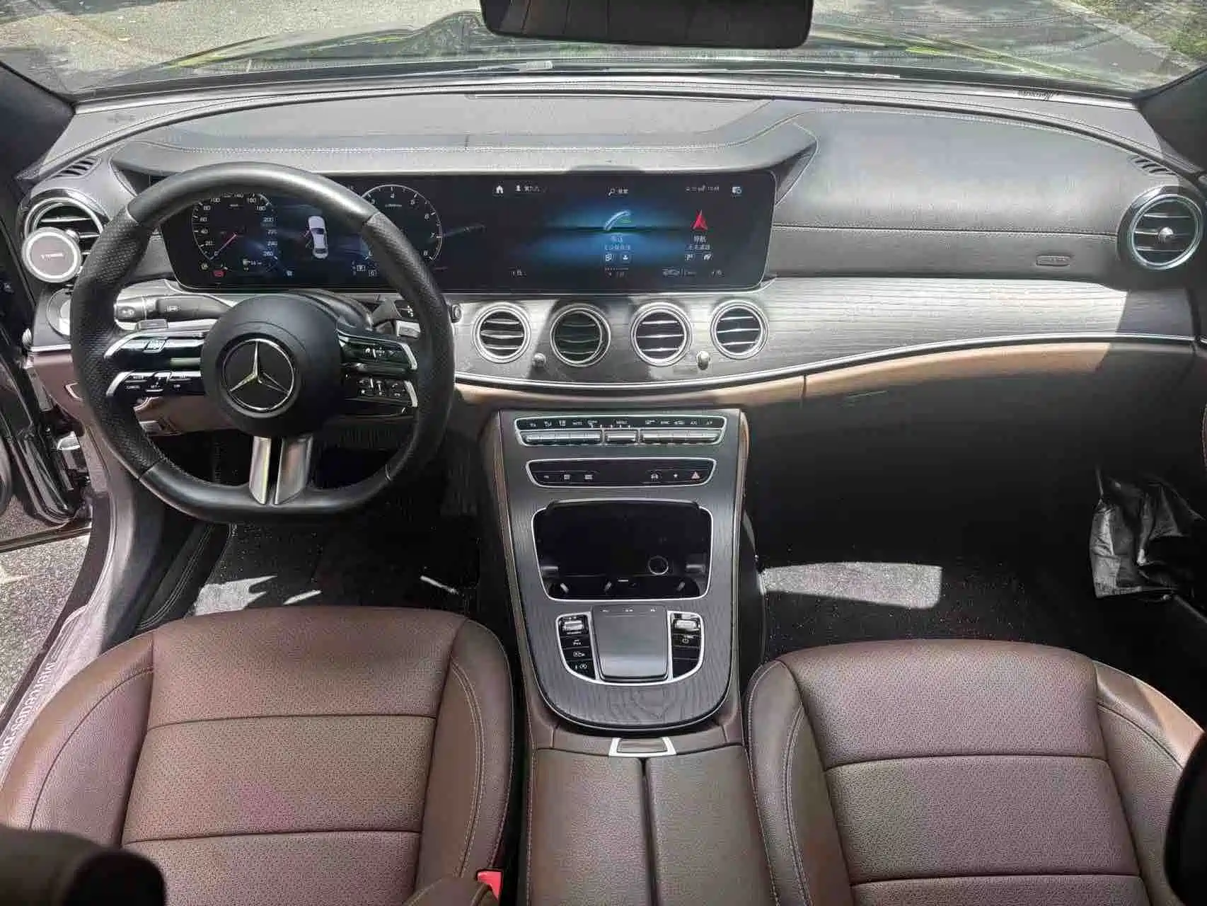 Фото 7 - Mercedes-Benz E-Class