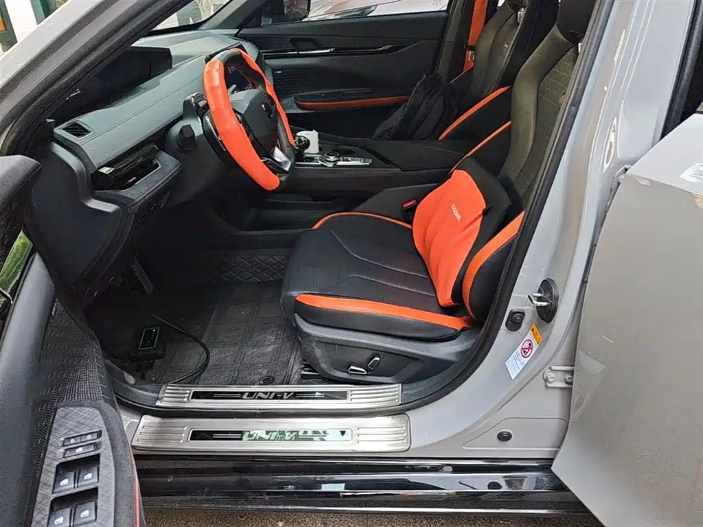 CHANGAN UNI-V