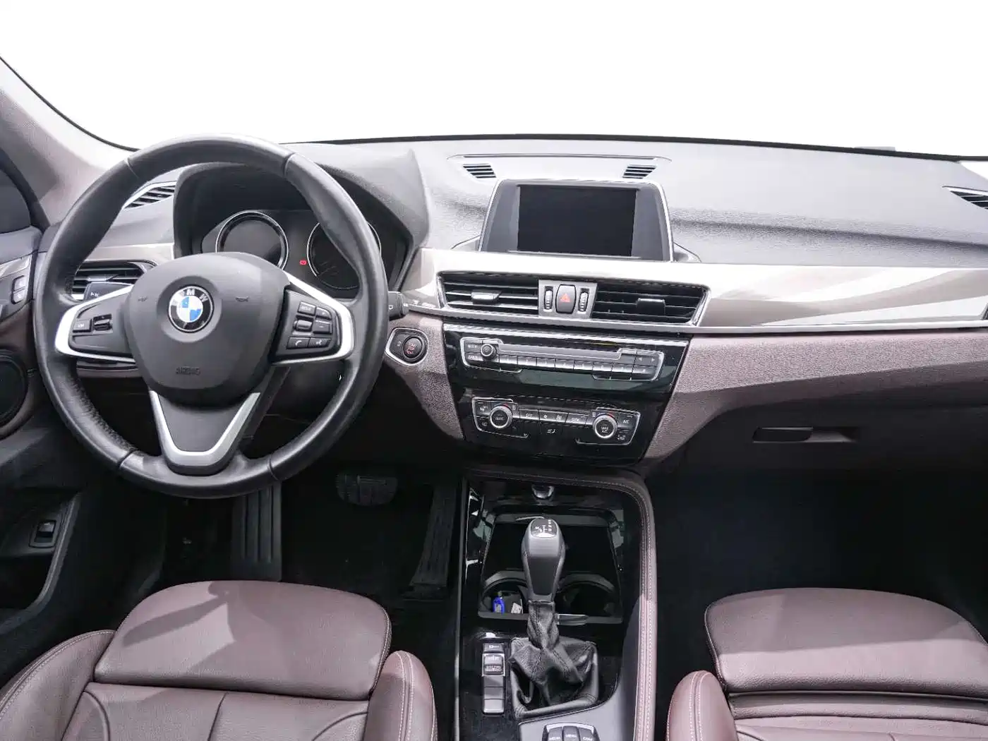 BMW X1 2019 sDrive18Li Premium Model фото 12