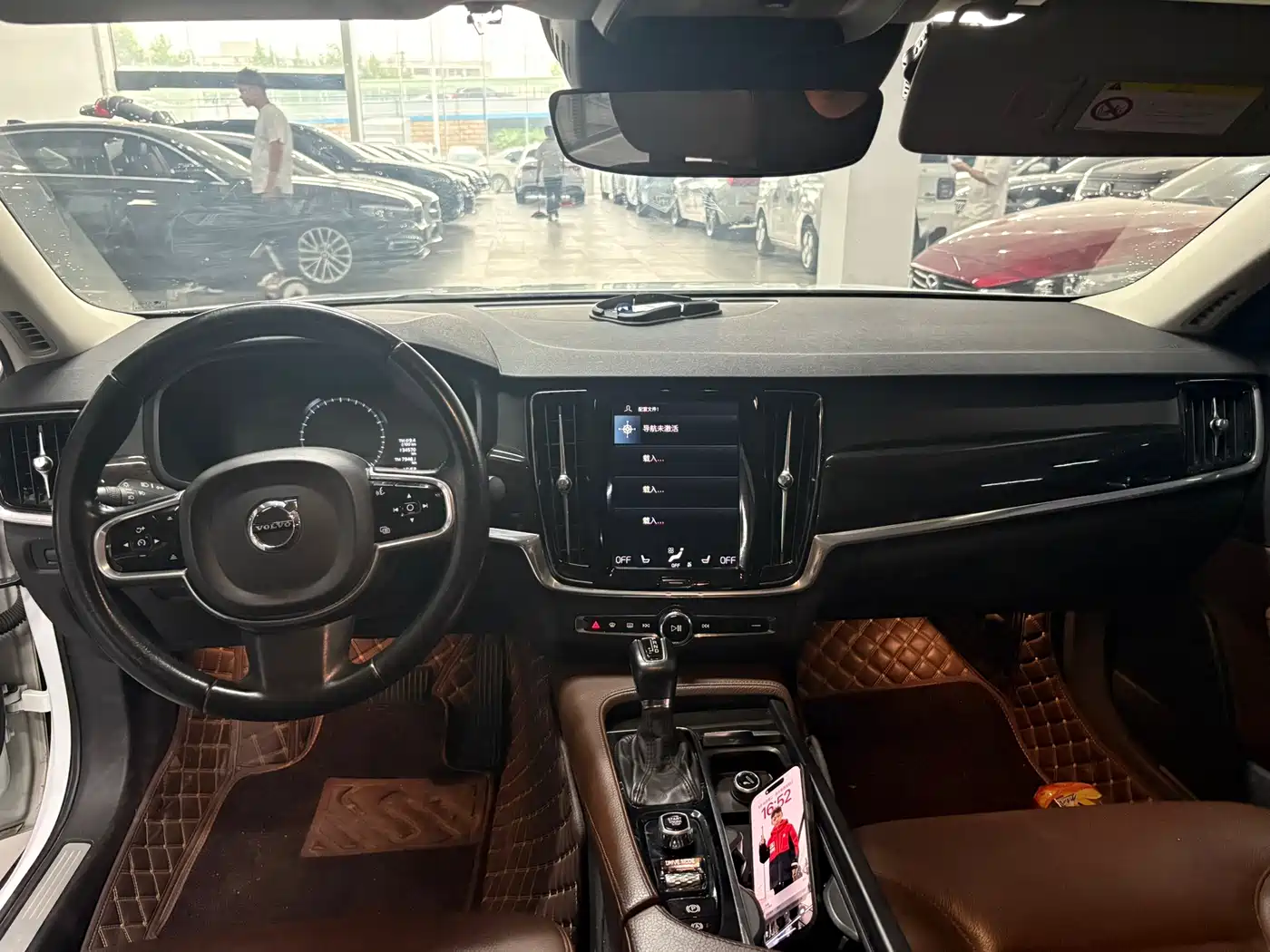 Фото 9 - Volvo S90