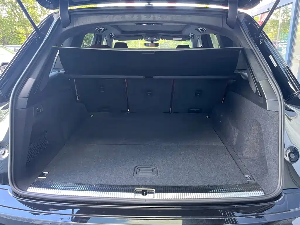 Audi SQ7 2025 2024 4.0 TFSI