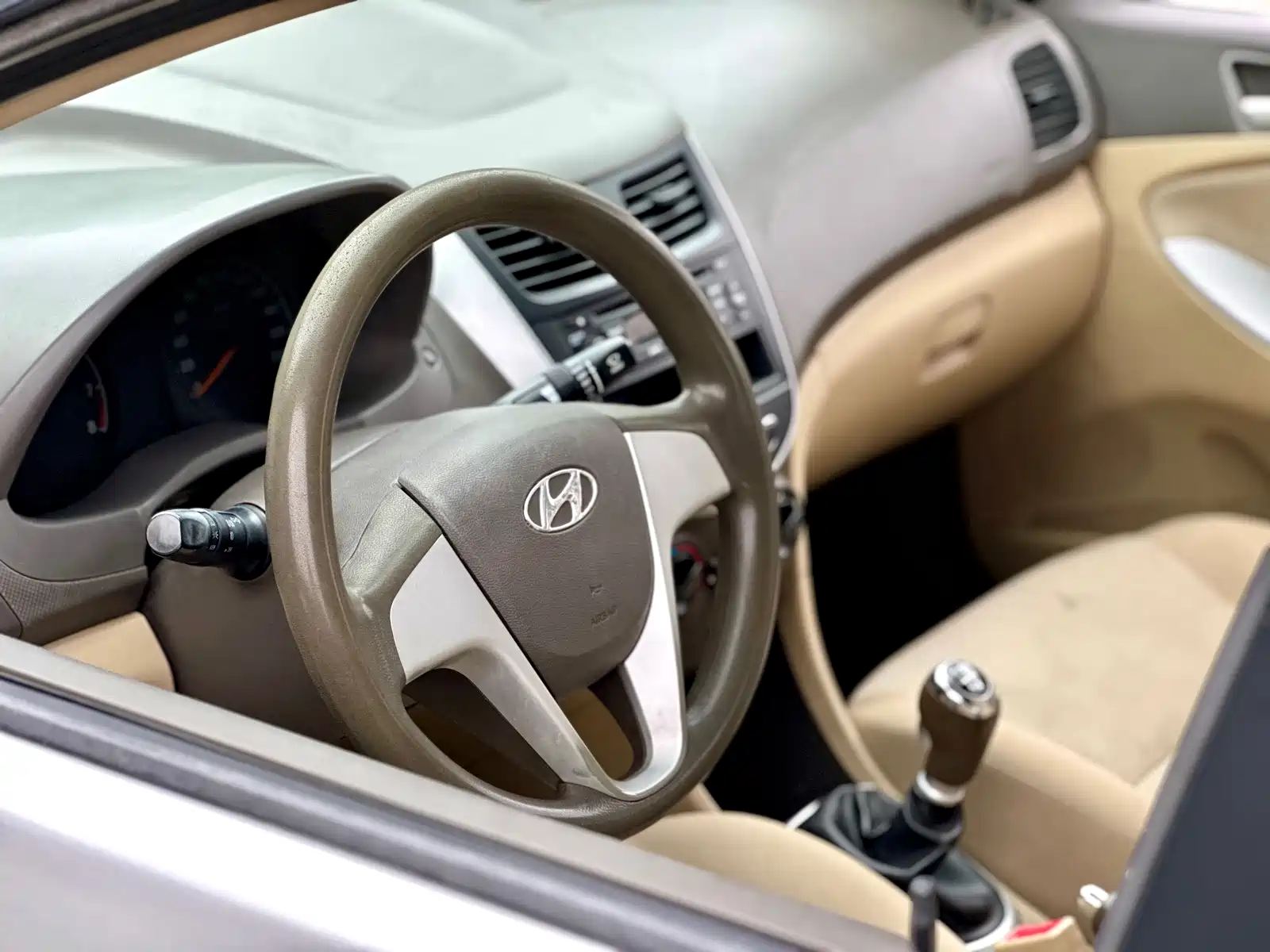 صورة 16 - Hyundai Verna