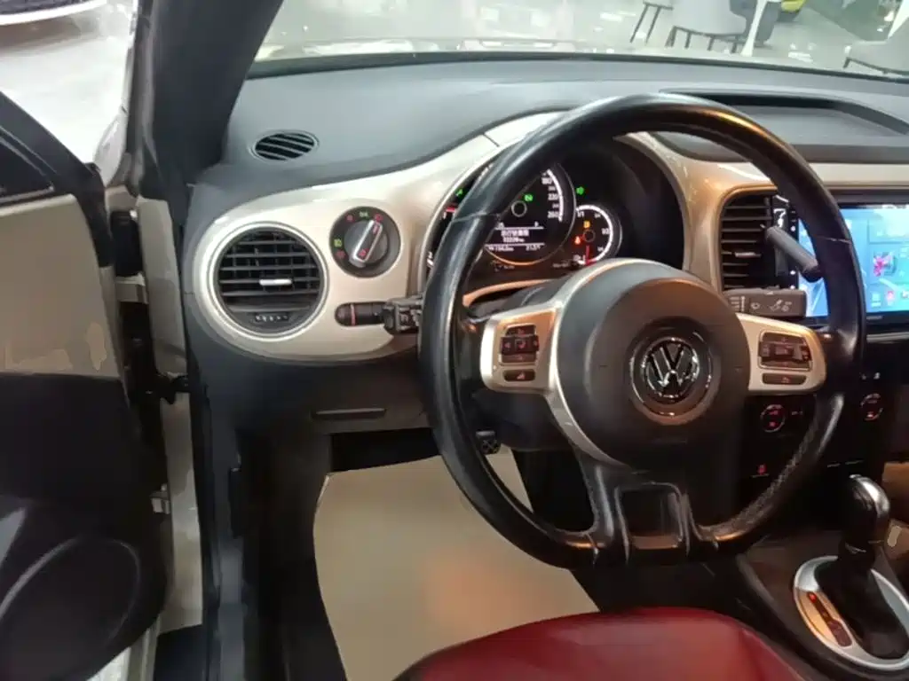 Photo 11 - Volkswagen Beetle