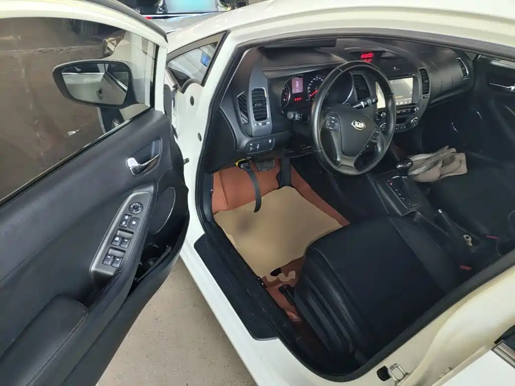 صورة 16 - Kia K3