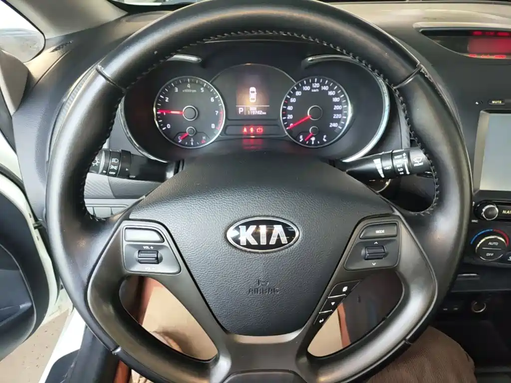 صورة 11 - Kia K3