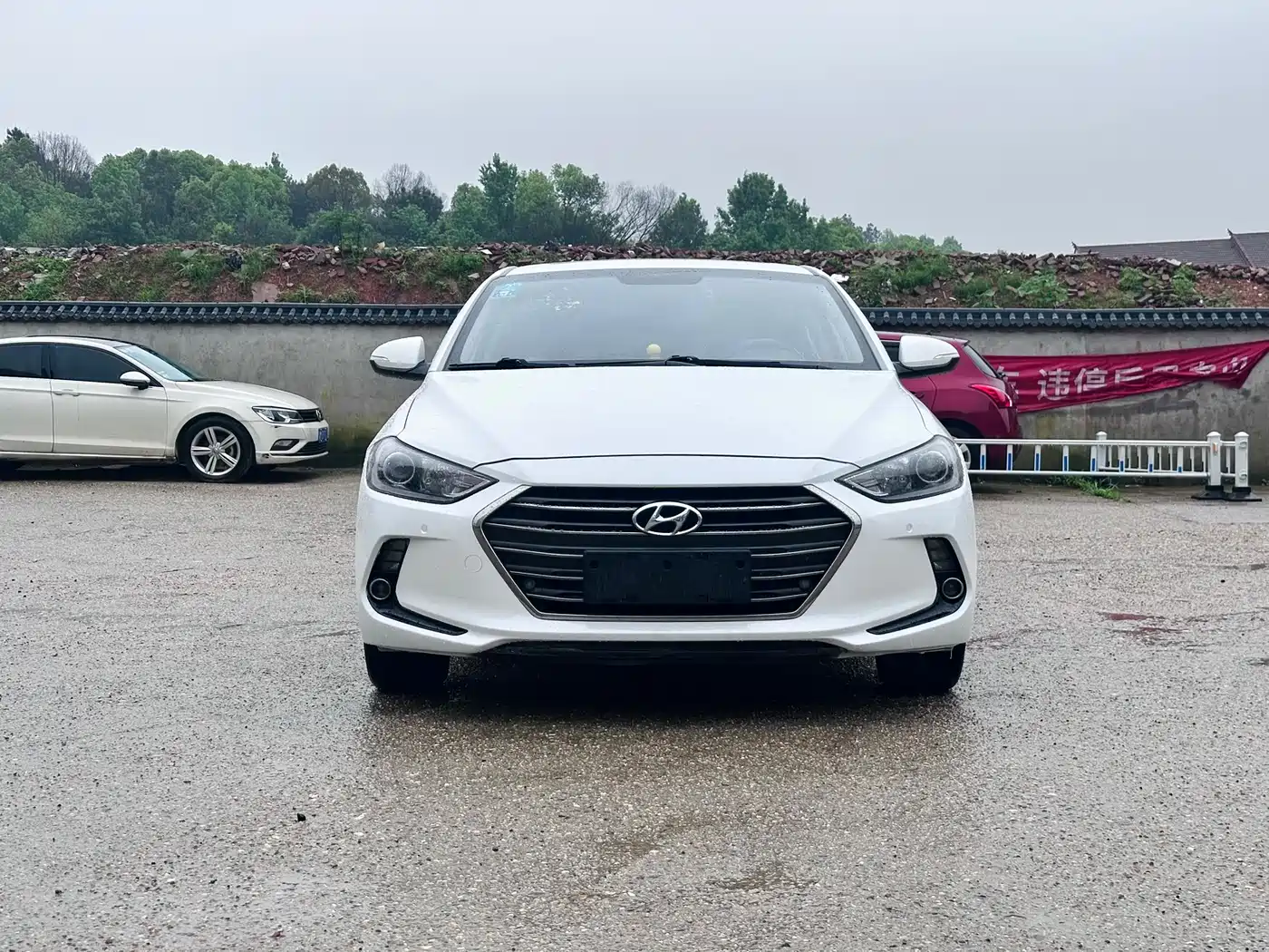 Hyundai Elantra 2016 1.6L Auto Smart·Luxury Edition фото 2